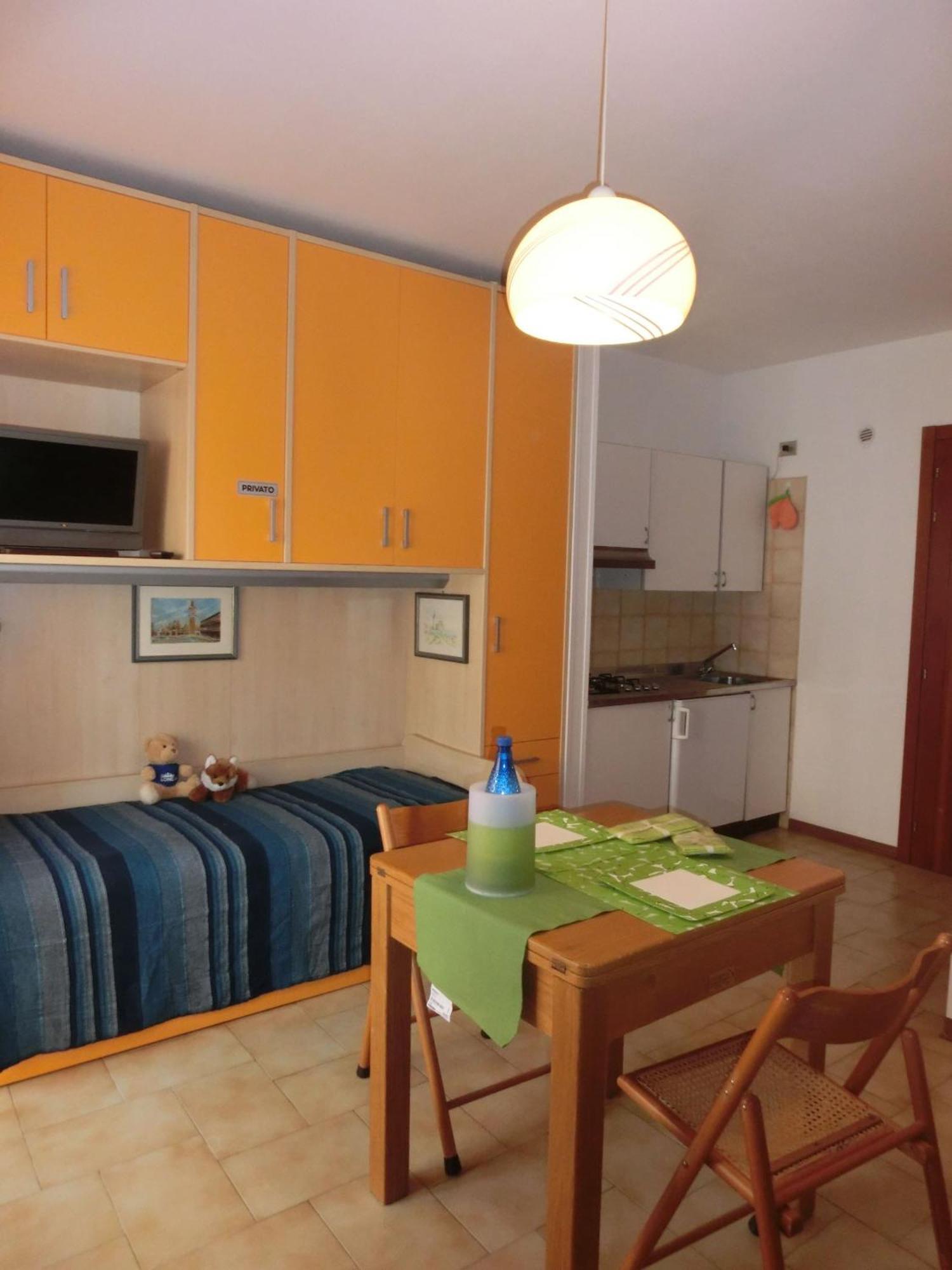 Apartment Essential Near The *